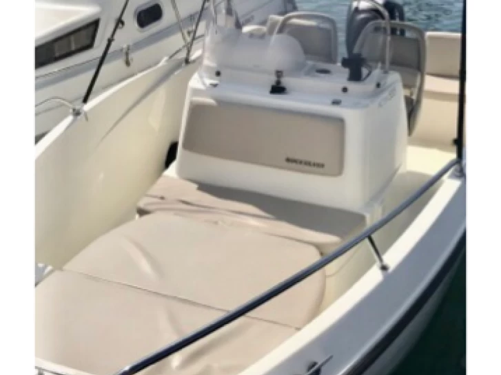 Location bateau Quicksilver Activ 555 Open à Marseille sur Samboat