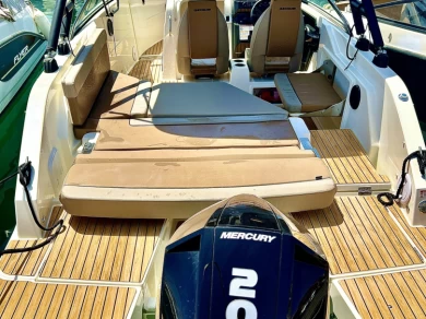 Quicksilver 675 Bowrider jednotlivci a charterové společnosti v Blanes