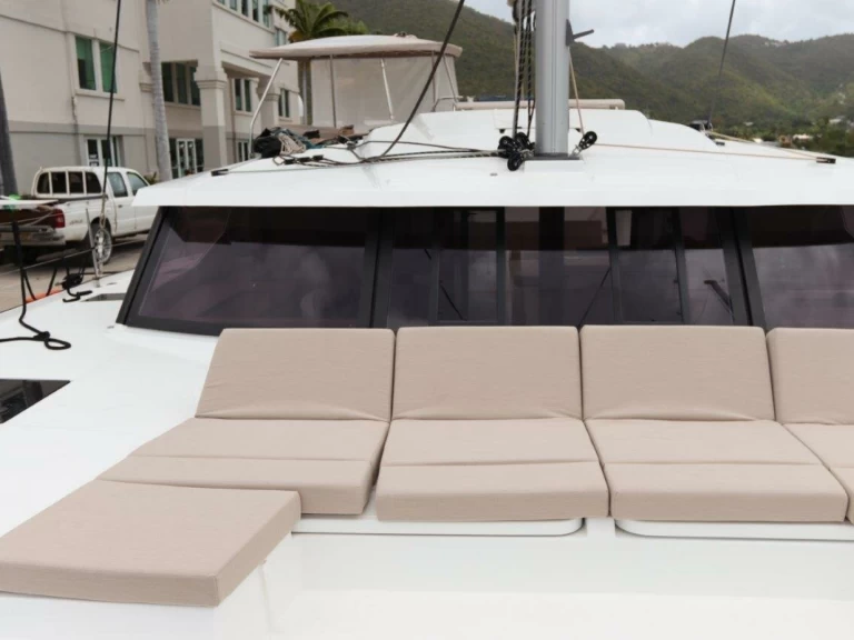 Location bateau Road Town pas cher Astrea 42