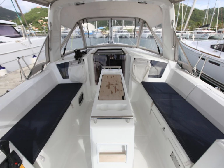 Louez un Bénéteau Oceanis 35.1 à Road Town