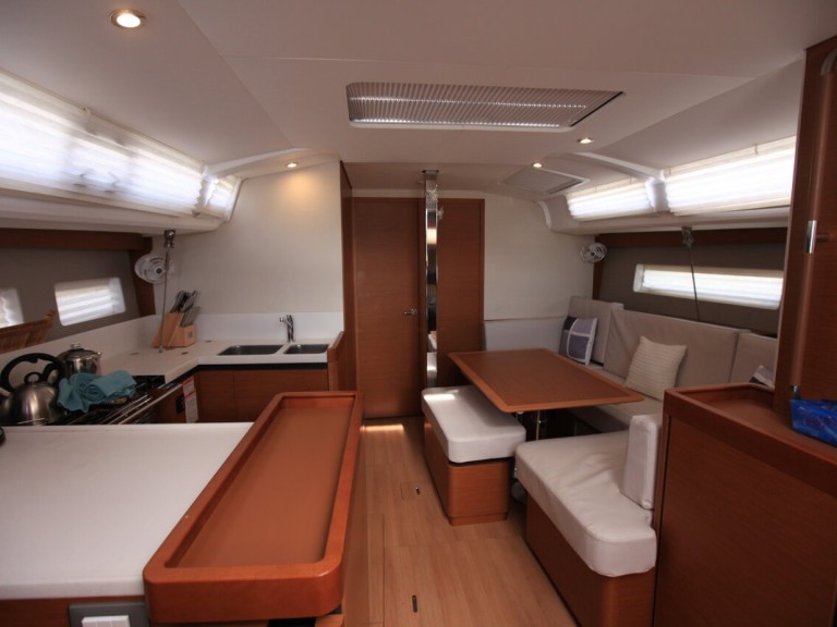 Location à Road Town - Jeanneau Sun Odyssey 440 sur SamBoat