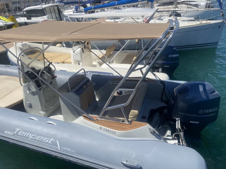 Location Semi-rigide à Fréjus - Capelli Tempest 650