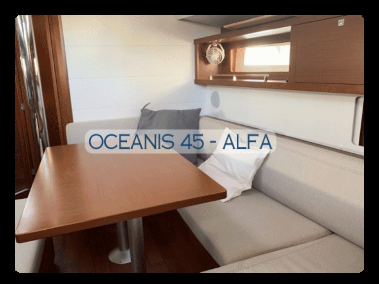 Louez un Bénéteau Oceanis 45 à Gouviá