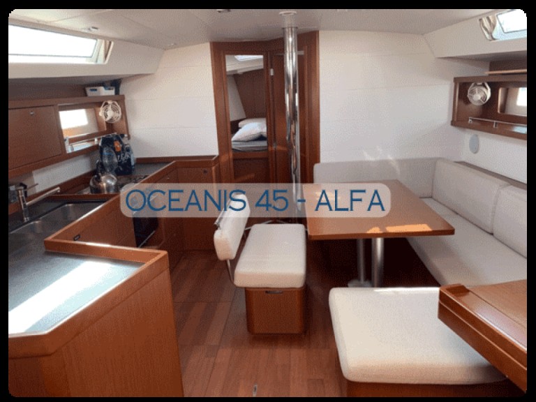 Location bateau Gouviá pas cher Oceanis 45