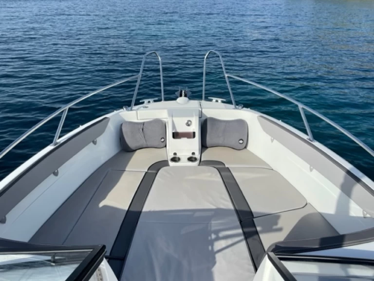 Location Bateau à moteur Jeanneau avec permis