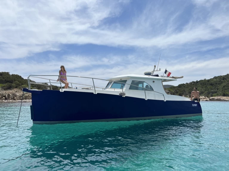 Location Bateau à moteur à Sari-Solenzara - Meta JMF 32