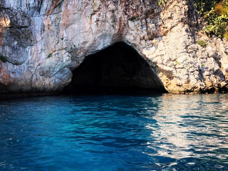 Cranchi Zaffiro 28 a louer à Menton