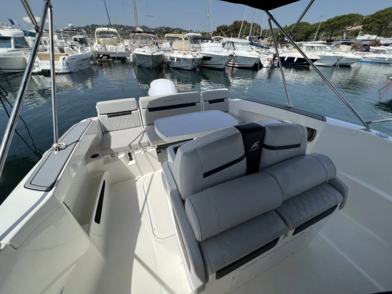 Location Bateau à moteur à Les Issambres - Karnic SL 602