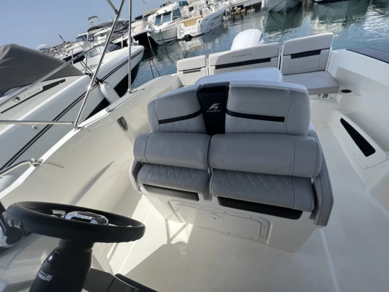 Louer Bateau à moteur avec ou sans skipper Karnic à Les Issambres