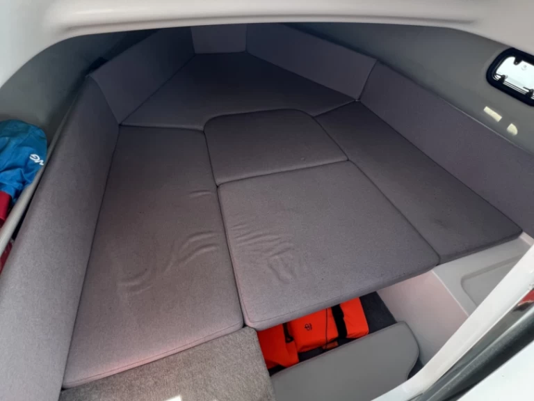 Location Bateau à moteur Karnic avec permis