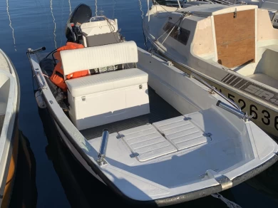 Boat rental Jullien Challenger 13 in Golfe-Juan on Samboat