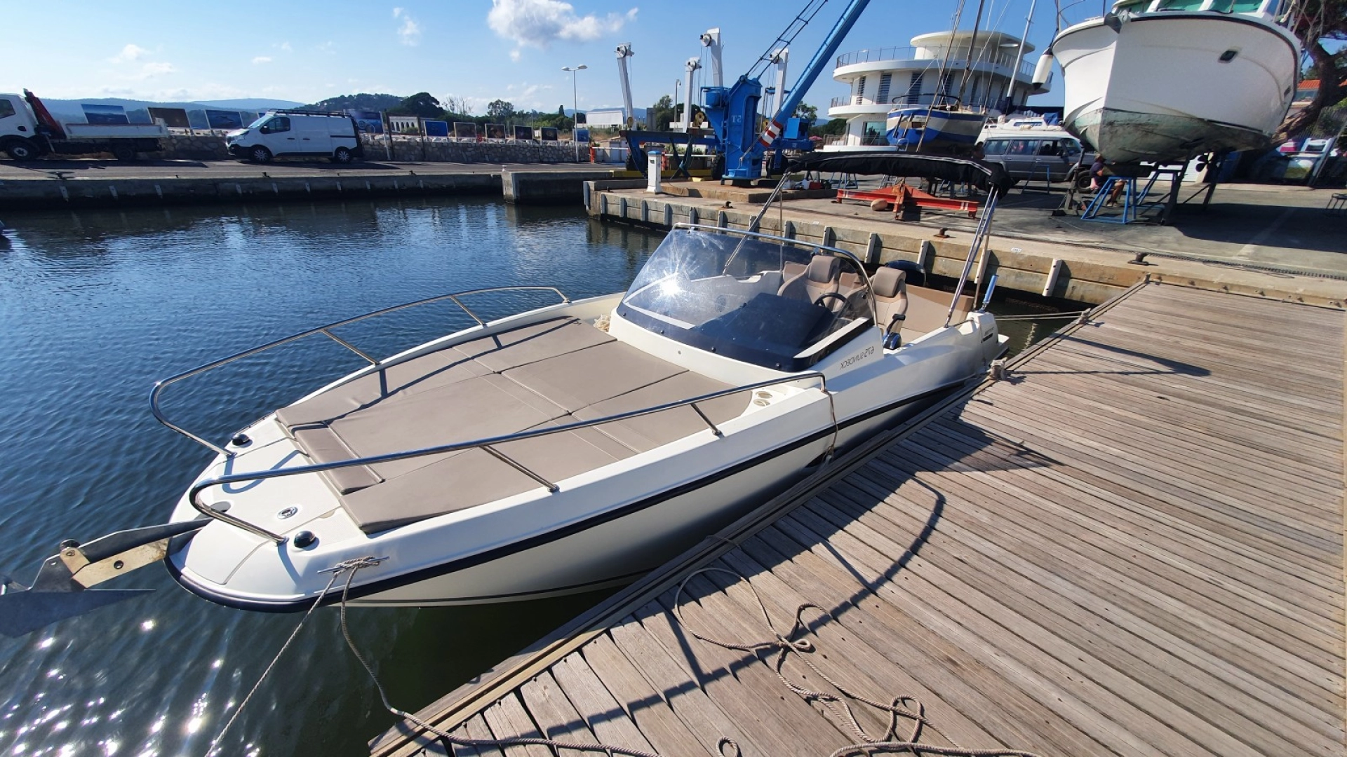 Location Bateau à moteur à La Londe-les-Maures - Quicksilver Activ 675 Sundeck Sport