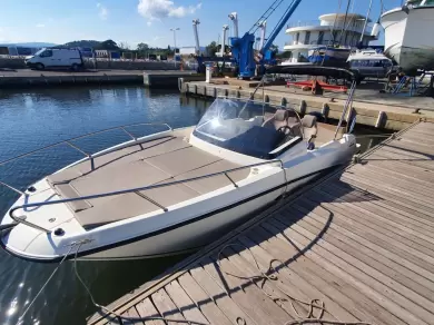 Location Bateau à moteur à La Londe-les-Maures - Quicksilver Activ 675 Sundeck Sport
