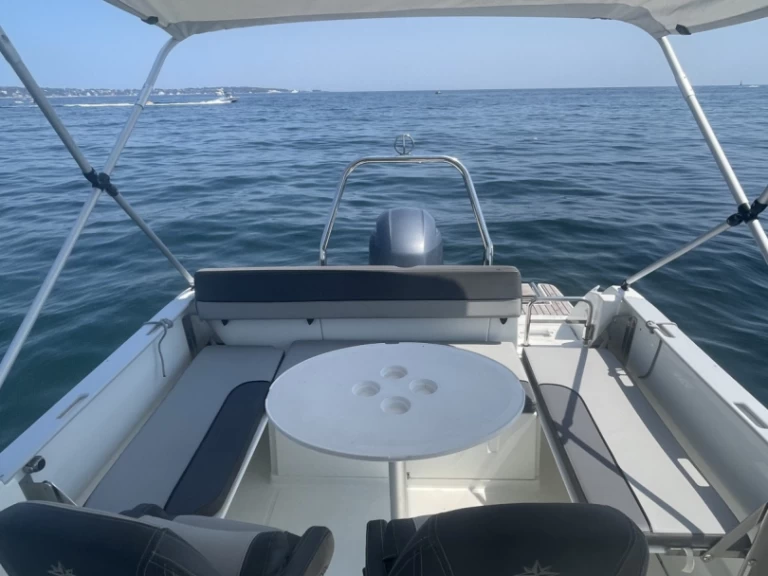 Location Bateau à moteur à Cannes - Jeanneau Cap Camarat 6.5 WA