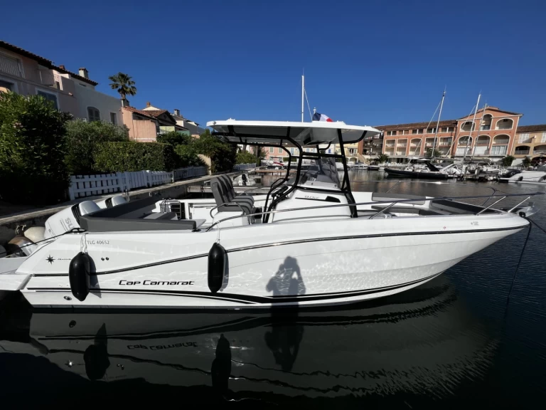 Location Bateau à moteur à Cogolin - Jeanneau Cap Camarat 9.0 CC