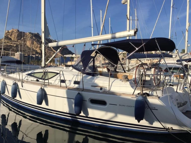 Location bateau Jeanneau Sun Odyssey 39 DS à Alicante sur Samboat