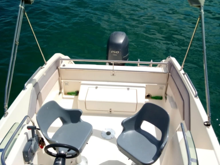 Location bateau Île-Tudy pas cher Azura 570 Cabin