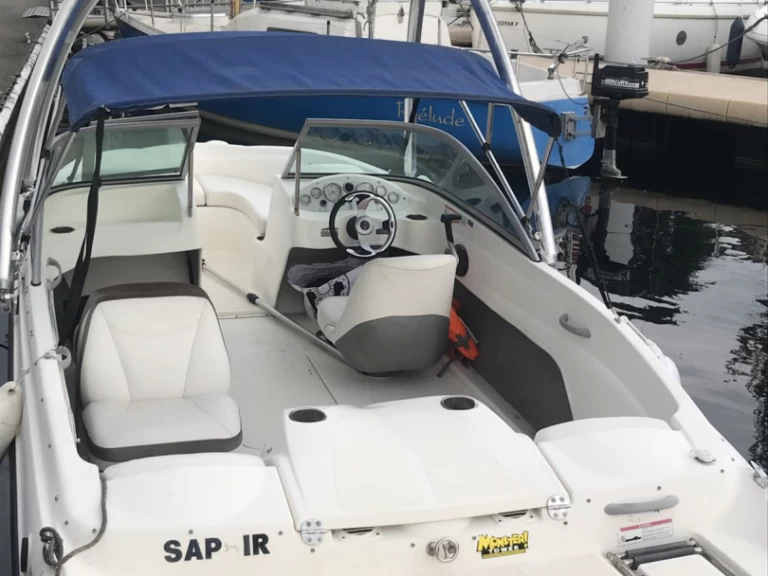 Louer Bateau à moteur avec ou sans skipper Bayliner à Thonon-les-Bains