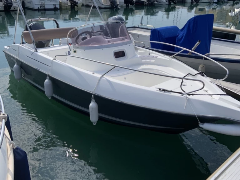 Location bateau B2 Marine Cap Ferret 552 Open à Frontignan sur Samboat