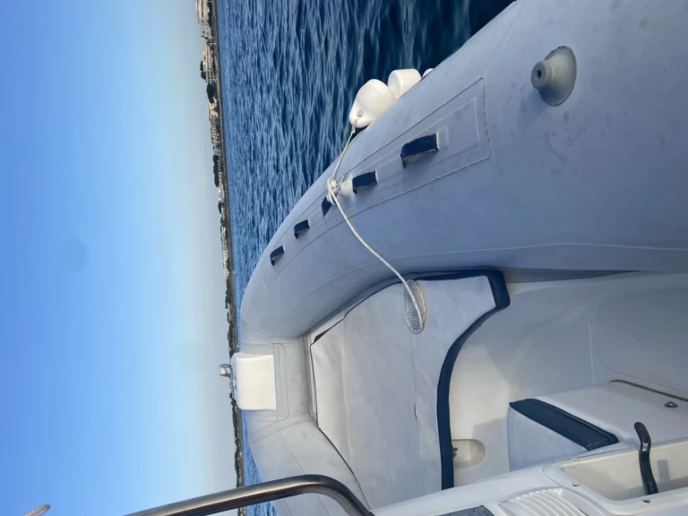 Location Semi-rigide à Port-Camargue - Capelli Capelli 625