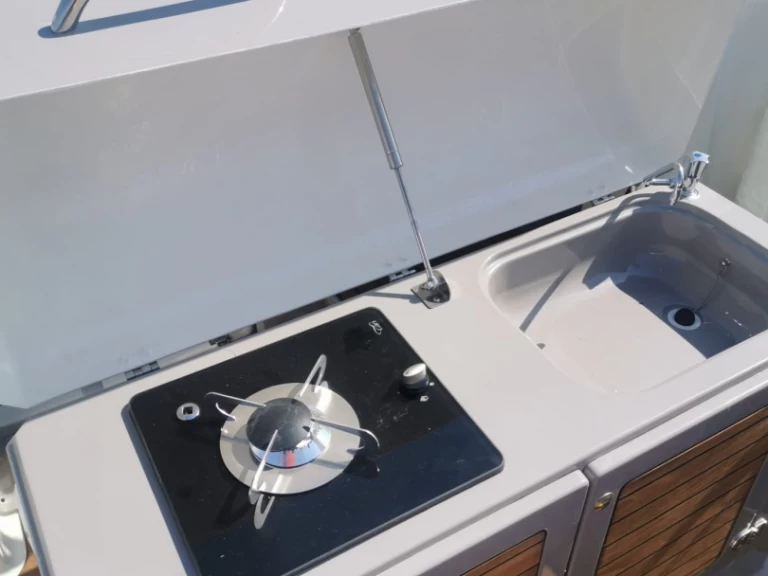 Location bateau Atlantic 730 Sun Cruiser à Opatija sur Samboat