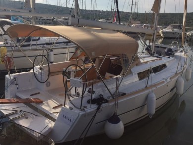 Dufour Dufour 350 Grand Large in Marina Punat on SamBoat