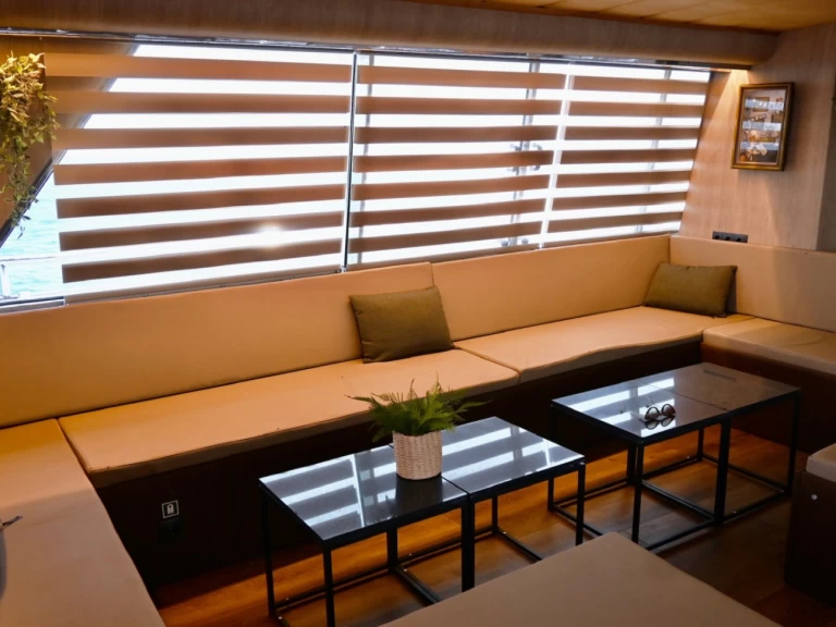 Location Yacht Tecnomarine avec permis
