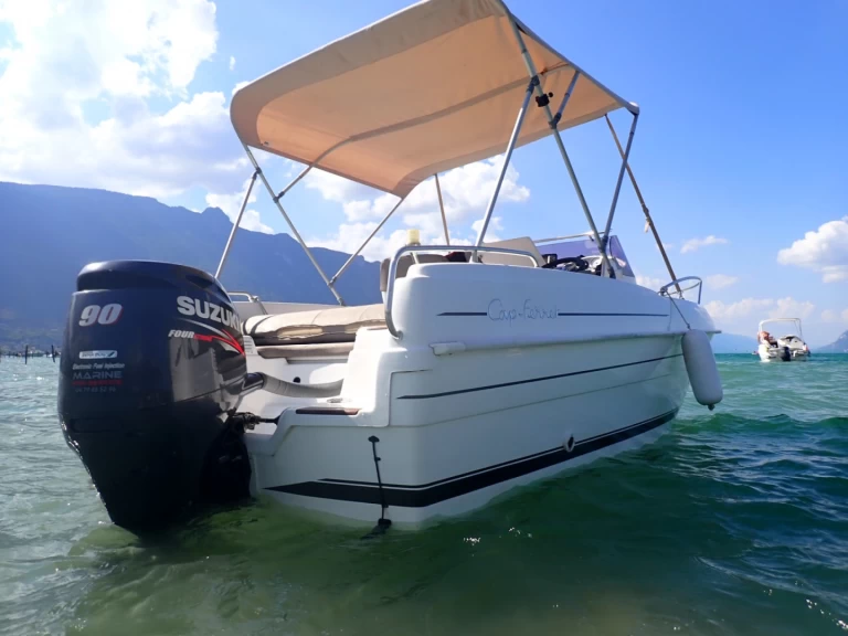 B2 Marine Cap Ferret 552 Sun Deck a louer à Aix-les-Bains