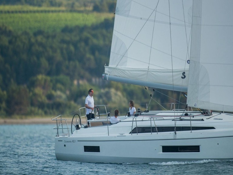 Location bateau Anse Marcel pas cher Oceanis 40.1