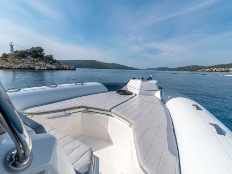 Louez un Marlin Boat Dynamic 790 pro à Trogirski Zaliv