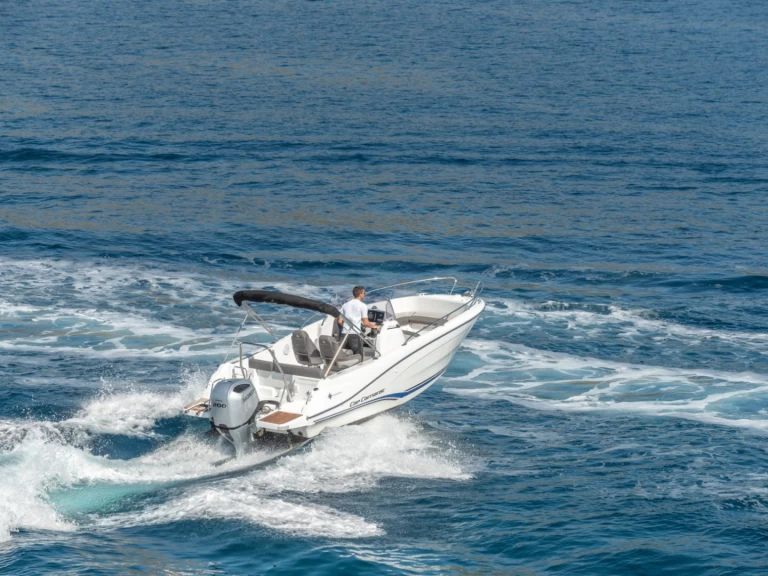 Louer Bateau à moteur avec ou sans skipper Jeanneau à Trogirski Zaliv