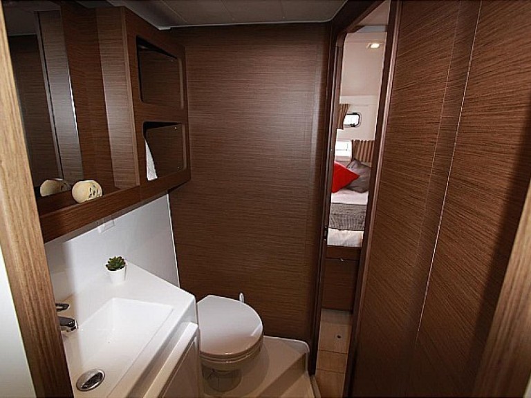 Lagoon Lagoon 42 a louer à Gouviá