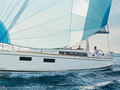 Bénéteau Oceanis 38.1 a louer à Marina Frapa