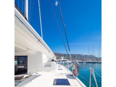 Huur Catamaran met of zonder schipper Lagoon in Kaštel Gomilica