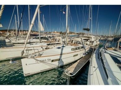 Bareboat Rental Sailboat Bénéteau with a boat licence