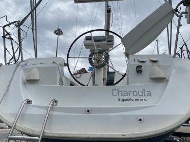 Jeanneau Sun Odyssey 32i jednotlivci a charterové společnosti v Port de Lefkada