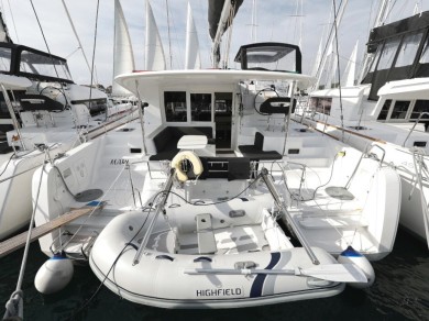 Hire Catamaran Lagoon with a boat licence