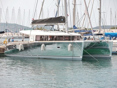 YachtCharter in D-Marin Dalmacija Marina - Lagoon Lagoon 400 S2 auf SamBoat