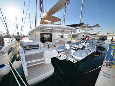 Catamaran for rent D-Marin Dalmacija Marina at the best price