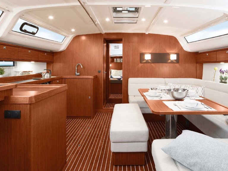 Location bateau Bavaria Bavaria 51 BT '19 à Sukošan sur Samboat