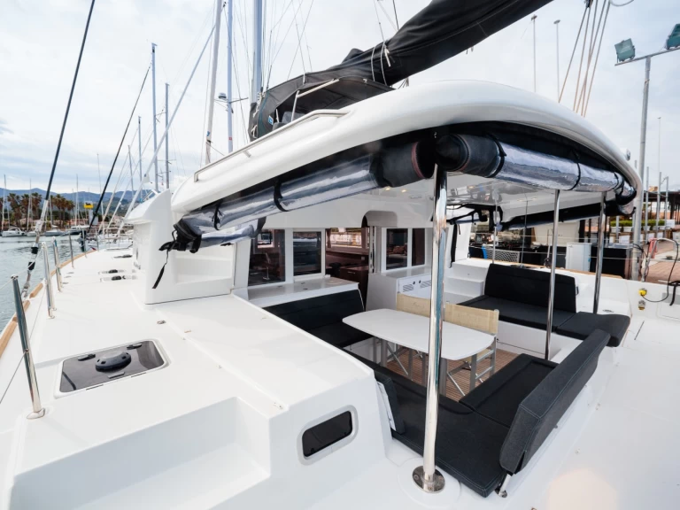 Location Catamaran à Olbia - Lagoon Lagoon 450 F