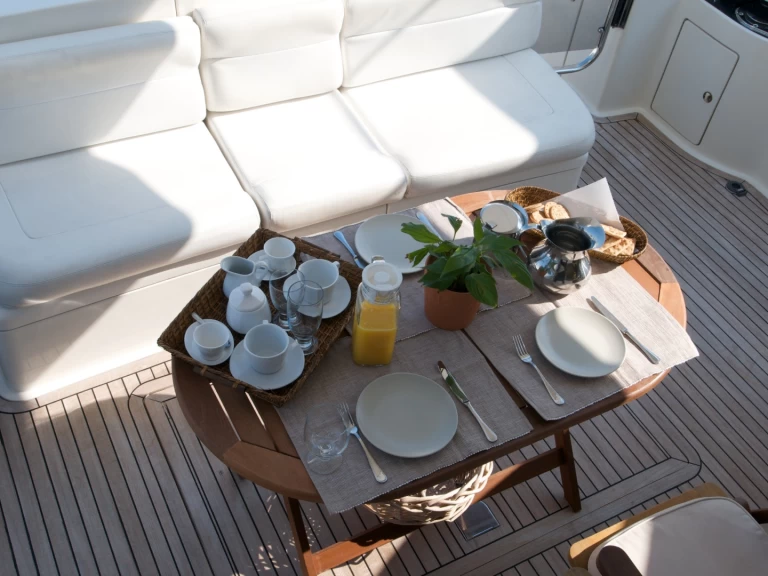 Location bateau Azimut Azimut 58 Refit 2025 à Álimos sur Samboat