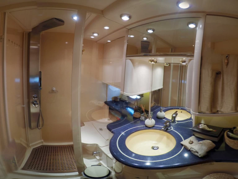 Location Bateau à moteur Azimut avec permis