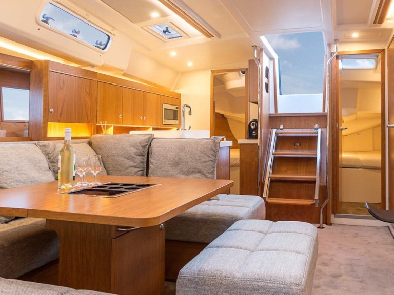 Voilier à louer à Álimos au meilleur prix