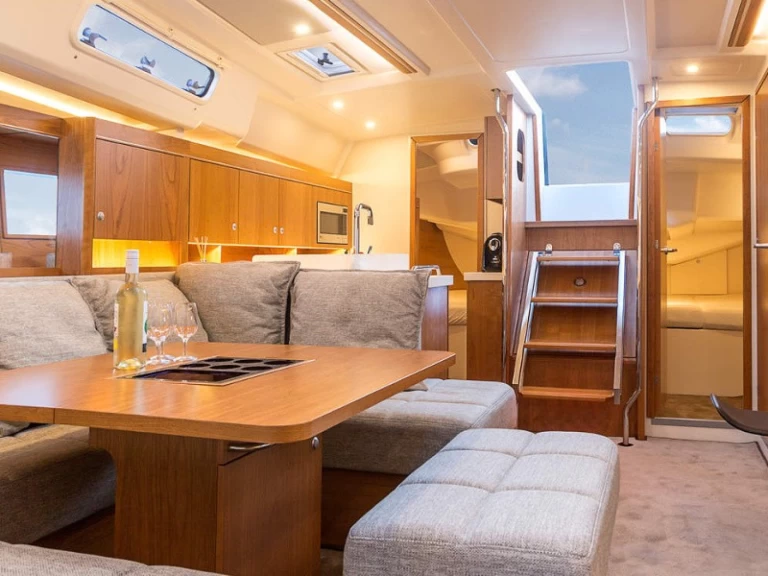 Voilier à louer à Álimos au meilleur prix