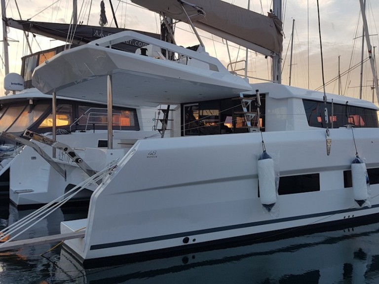 Louez un Dufour Dufour Catamarans 48 Sail à Álimos