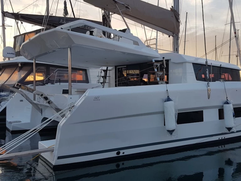 Louez un Dufour Dufour Catamarans 48 Sail à Álimos
