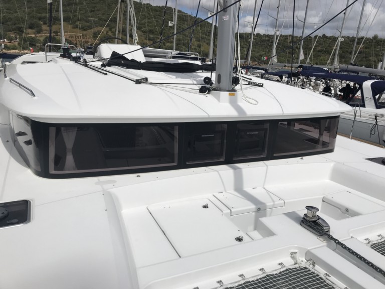 Catamaran à louer à Marina di Portorosa au meilleur prix