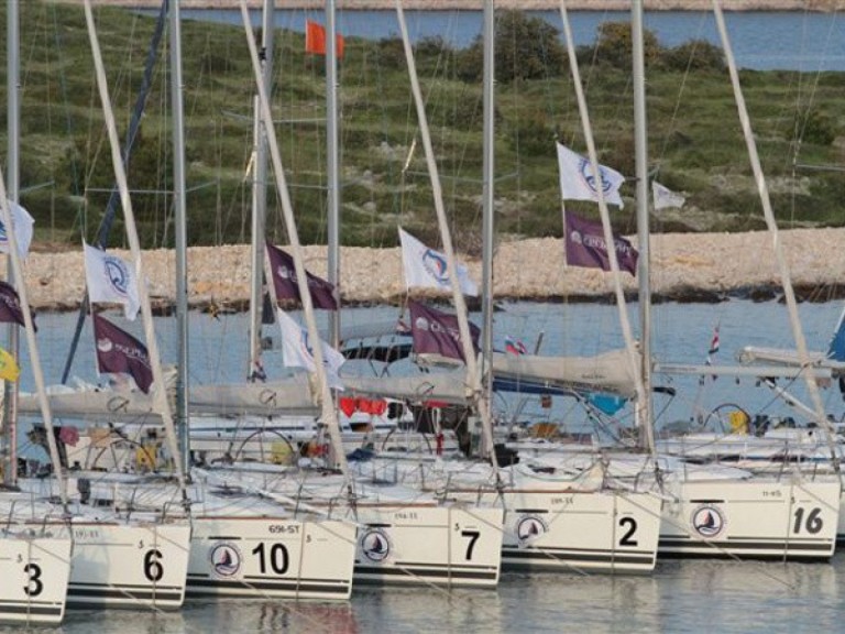 Louer Voilier avec ou sans skipper Bénéteau à ACI Marina Jezera