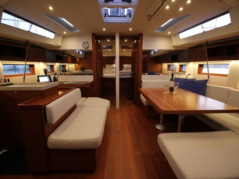Location bateau Bénéteau Oceanis 51.1 First Line à Jezera sur Samboat